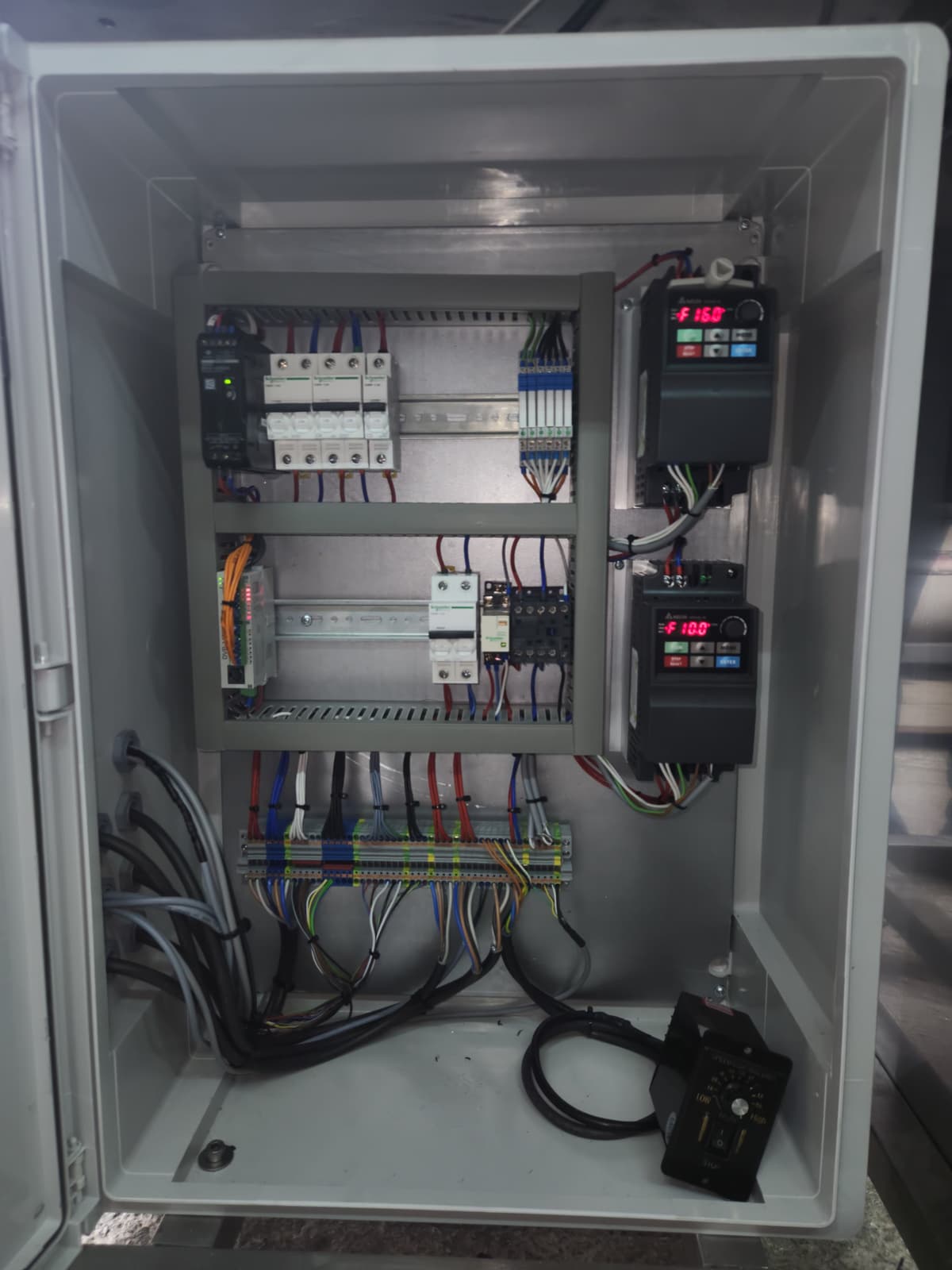 Yıldızlı Kapak Sıkma Makine Otomasyonu